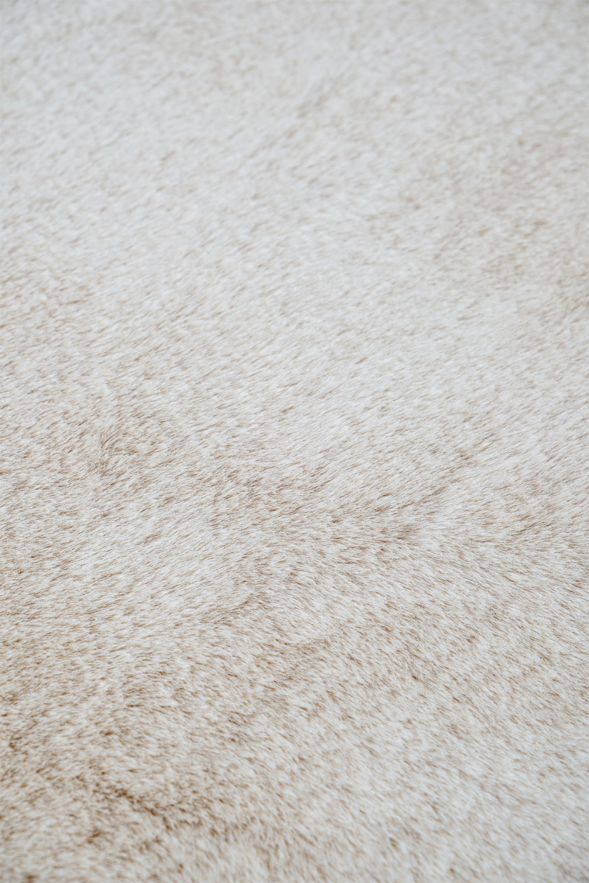 Bunny BN01 White Tavşan Postu Yumuşak Pelüş Halı